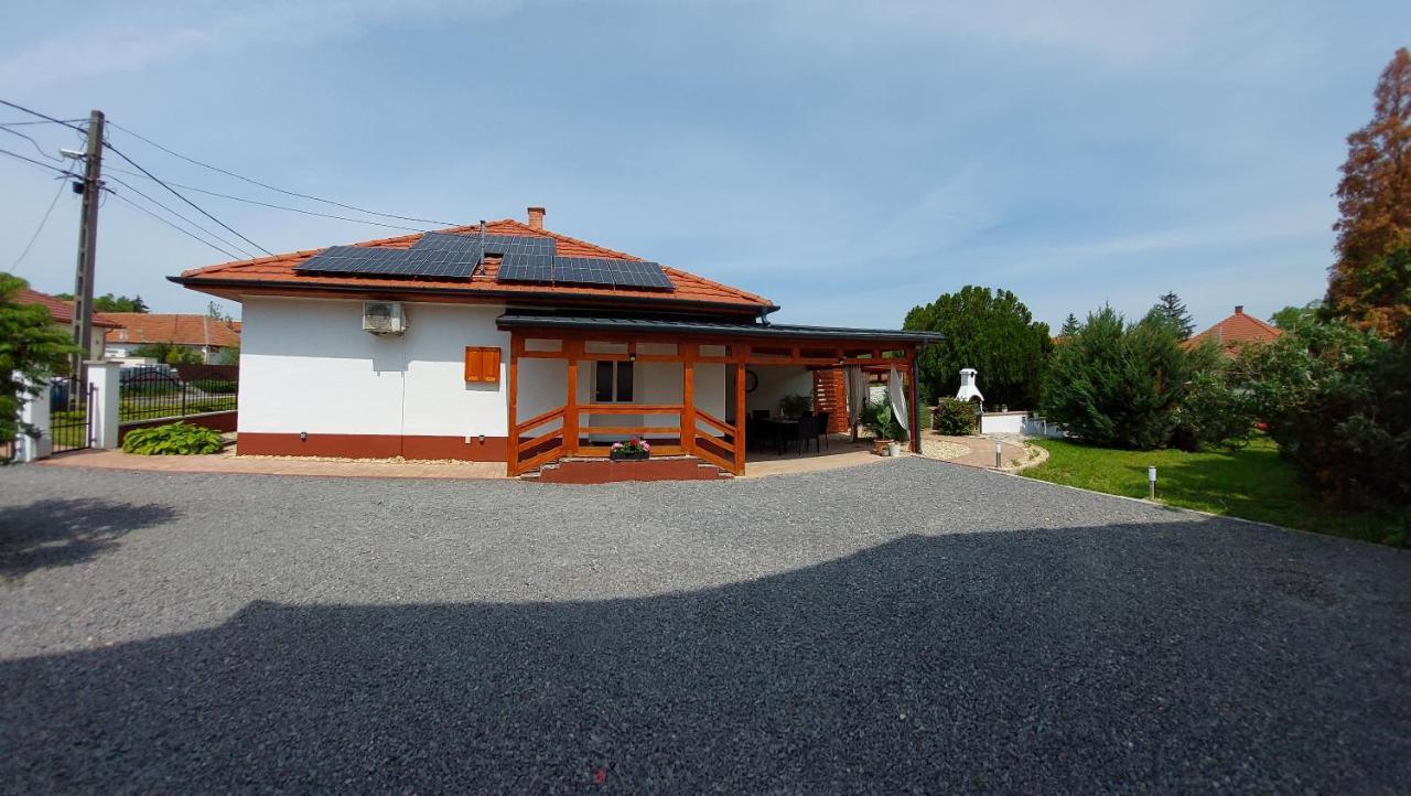 Tulipan Vendeghaz Apartment Sárospatak Exterior photo