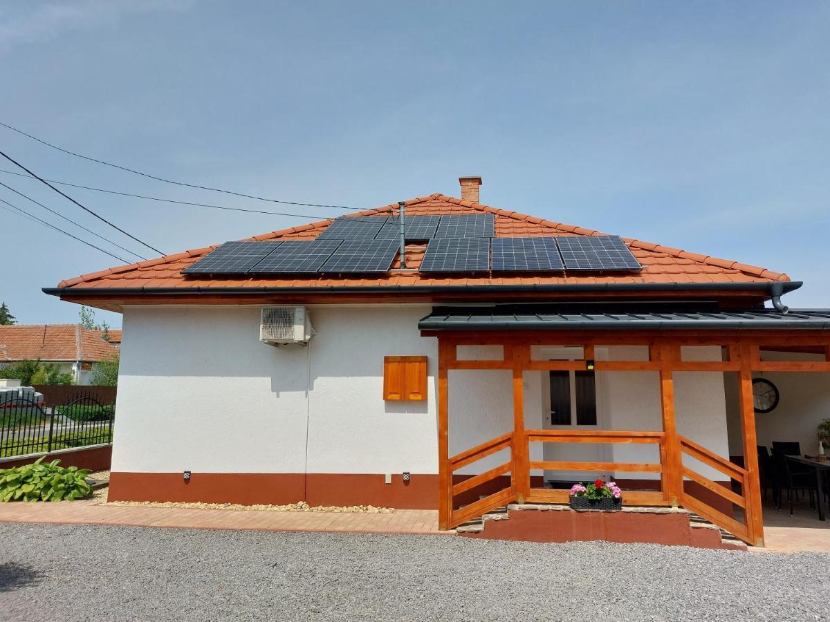 Tulipan Vendeghaz Apartment Sárospatak Exterior photo