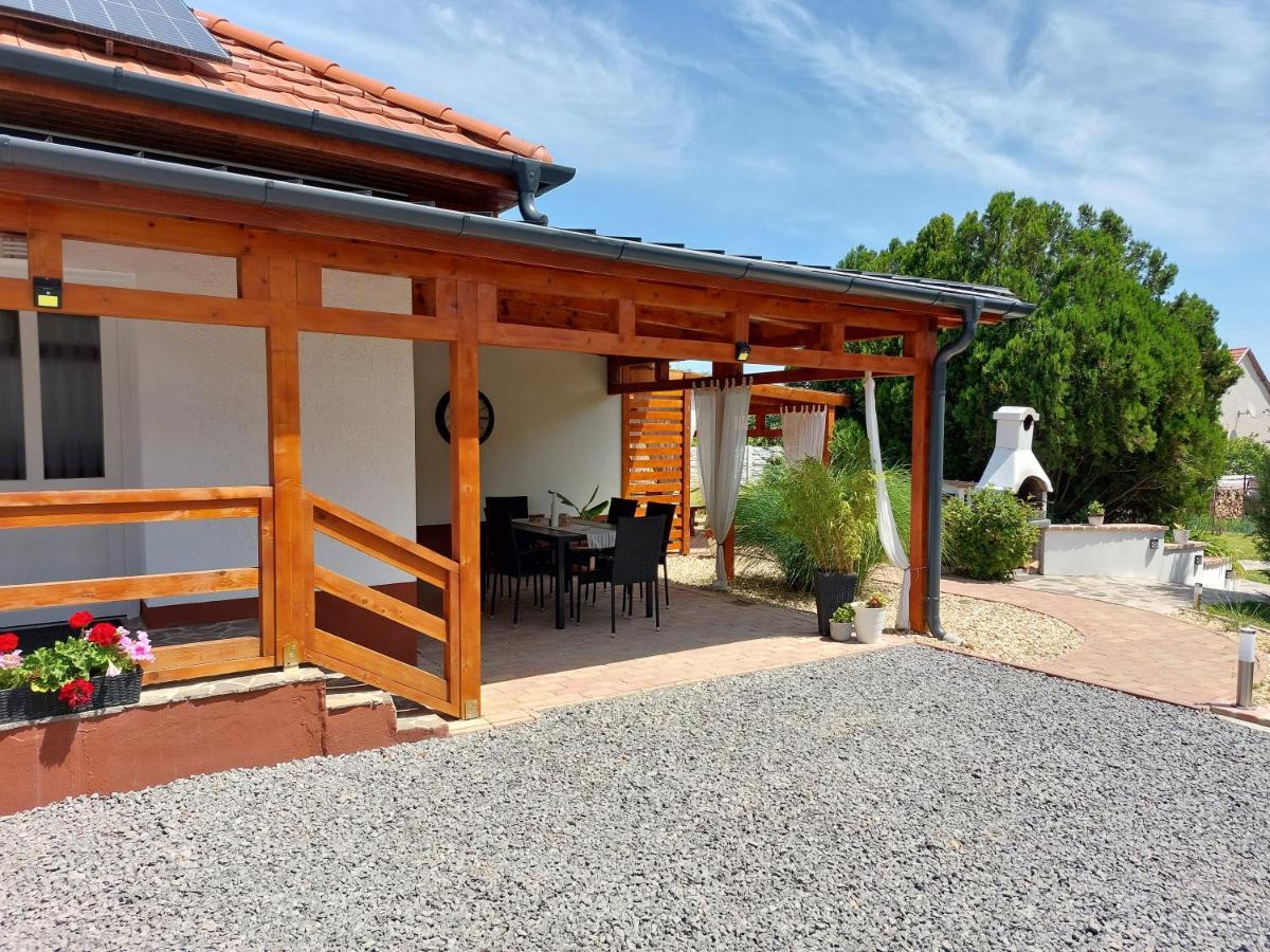 Tulipan Vendeghaz Apartment Sárospatak Exterior photo