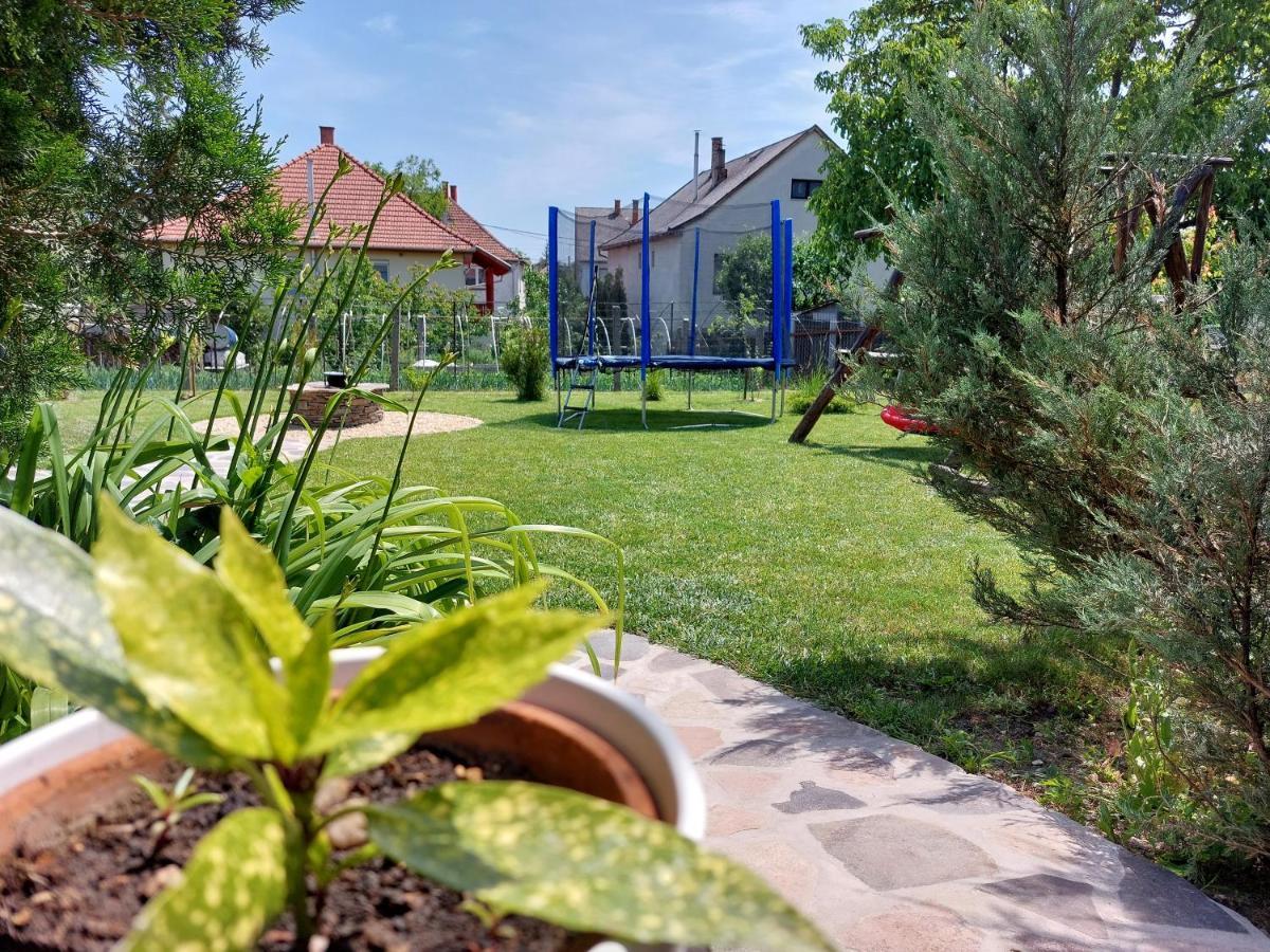 Tulipan Vendeghaz Apartment Sárospatak Exterior photo