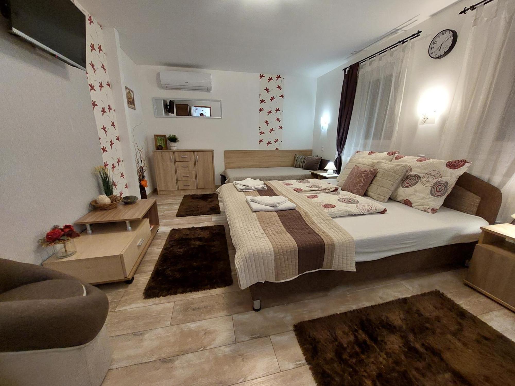 Tulipan Vendeghaz Apartment Sárospatak Exterior photo