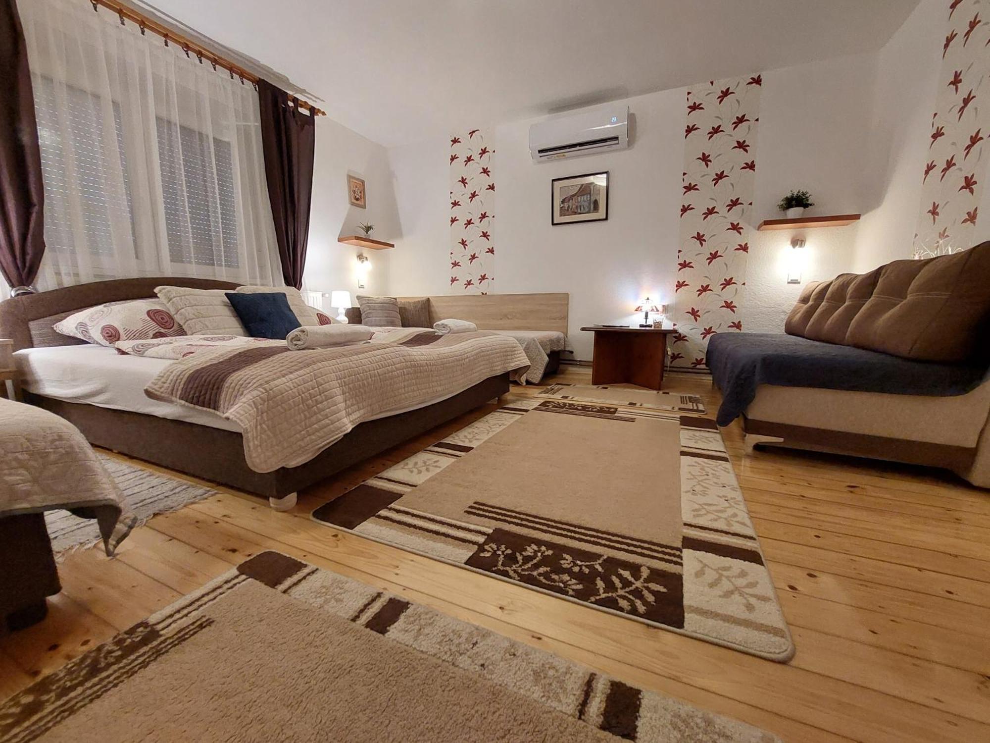Tulipan Vendeghaz Apartment Sárospatak Exterior photo