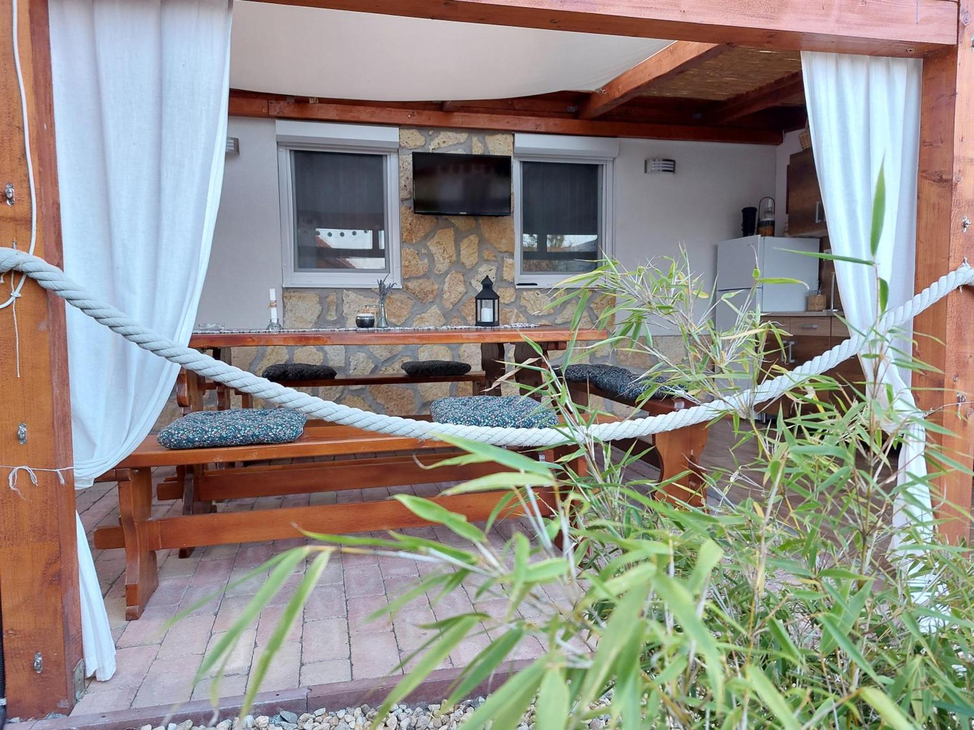Tulipan Vendeghaz Apartment Sárospatak Exterior photo